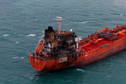 Dron saldırısı sonrası sürüklenip, Samsun’da karaya oturan tanker, römorkörle alınacak