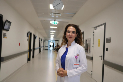 Sürekli öne eğilmek boynu zorluyor: 5 kiloluk baş, 25 kiloluk yüke dönüşüyor