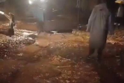 Sağanak sonrası meydana gelen sel köyde hasara yol açtı