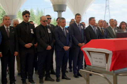 Hayatını kaybeden eski CHP Genel Başkan Vekili Selvi için TBMM'de tören düzenlendi (2)