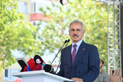 Bakan Uraloğlu: Trabzon’un ilk raylı sistem projesiyle yeni bir çağın kapısını aralıyoruz