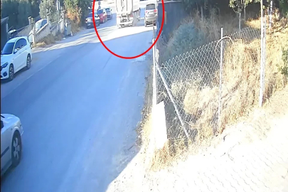 2 otomobile çarpan hafriyat kamyonu, evin bahçesine düştü 