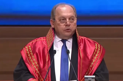 Yargıtay Başkanı Kerkez: Teknoloji insanın yerinde değil, insanın yanında olmalıdır