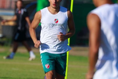 Karşıyaka'da Samet döndü, Mehmet belirsiz