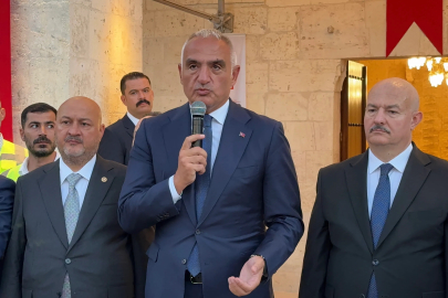 Adıyaman’da depremde hasar gören camiler ve türbe ibadete açıldı