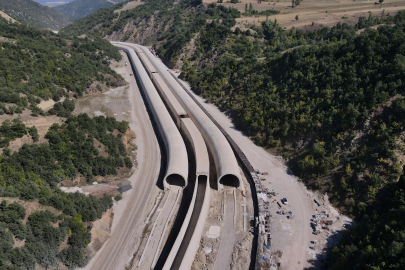 Karadeniz'i Akdeniz'e bağlayan dev projede 49 kilometrelik yolun en zorlu tüneli tamamlandı