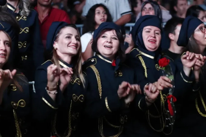 Yenişehir Uluslararası Altın Biber Festivali’nde Balkan Panayırı coşkusu
