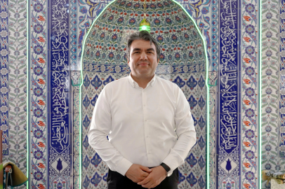 Yazdığı kitapla gençleri camide buluşturdu