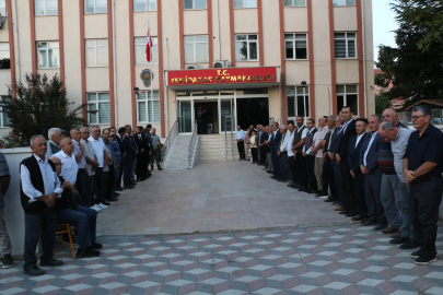 Bakan Çiftçi, Ertuğrul Gazi Türbesi’ni ziyaret etti (3)