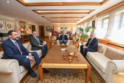Bakan Ersoy, MSÜ Rektörü Prof. Dr. Afyoncu'yu kabul etti