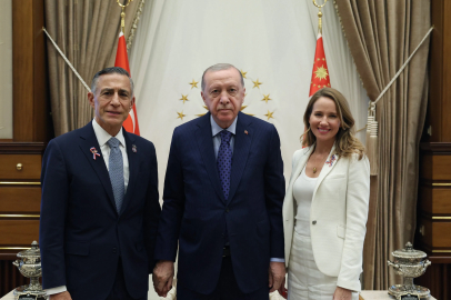 Cumhurbaşkanı Erdoğan, ABD Temsilciler Meclisi Üyesi Issa'yı kabul etti 