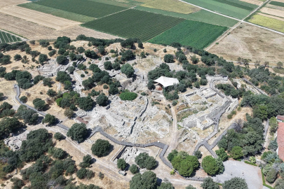 Troya Antik Kenti'nde 2 bin 800 yıllık agora gün yüzüne çıkarılıyor