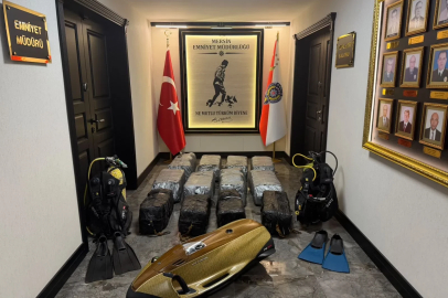 Mersin Limanı'nda geminin altına gizlenmiş 350 kilo kokain ele geçirildi