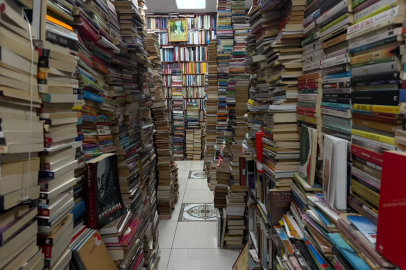 Dijital çağda sahaflık; 45 metrekarelik dükkandaki 35 bin kitap okuyucusunu bekliyor