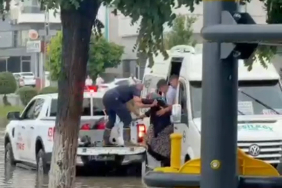 Hatay'da sağanak nedeniyle yollar göle döndü