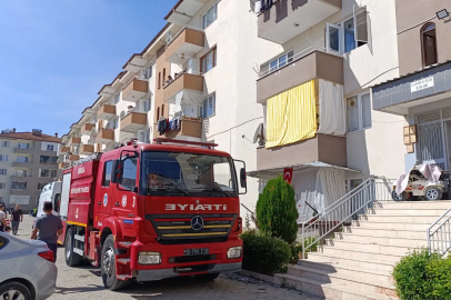 Evin mutfağında çıkan yangında 2’si çocuk 4 kişi dumandan etkilendi