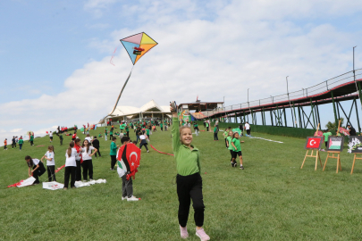 Samsun’da öğrenciler, uçurtmalarını Gazzeli çocuklar için uçurdu
