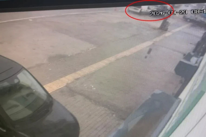 Hafif ticari aracın çarptığı elektrikli bisiklet sürücüsü öldü
