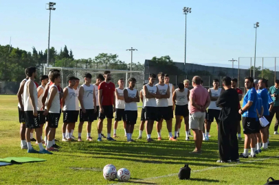 Bucaspor 1928'de derbi öncesi ayrılıklar yaşandı