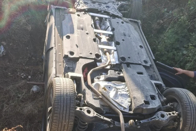 Bursa'da kontrolden çıkan otomobil dere yatağına düştü: 5 yaralı