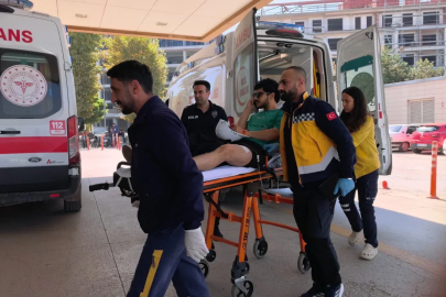 Kazada yaralanan sürücü, sedyede güneş gözlüğüyle hastaneye gitti