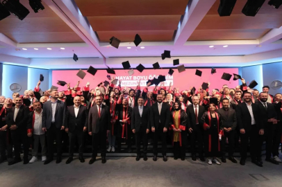 THY’de mezuniyet kutlaması 