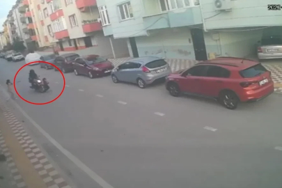 Motosikletin çarptığı çocuk yaralandı: Kaza anı kamerada 