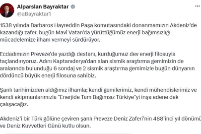 Bakan Bayraktar, Preveze Deniz Zaferi'nin 488'inci yıl dönümünü kutladı