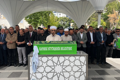 Babasının kucağındayken üzerine kaya parçası düşen Kaan, toprağa verildi