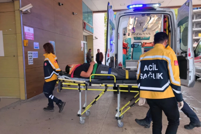 3'üncü kattan merdiven boşluğuna düşen çocuk yaralandı 