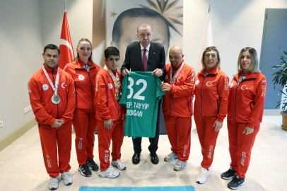 Cumhurbaşkanı Erdoğan, Türkiye Özel Sporcular Spor Federasyonu temsilcilerini kabul etti