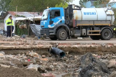 Bursa Mudanya'da sağanakta su basan evlerde temizlik ve hasar tespit çalışmaları sürüyor
