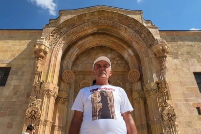 Ziyaretçiler 'boş taşa bakmasın' diye 798 yıllık mirasın gönüllü elçiliğini yapıyor