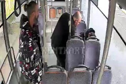 Midibüste epilepsi nöbeti geçiren yolcuya ilk müdahaleyi sürücüler yaptı; o anlar kamerada