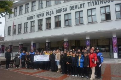 Bursa polisi 250 öğrenciyi tiyatroyla buluşturdu