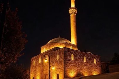 Bakan Ersoy: Diyarbakır ve Bingöl’deki 6 cami 2 Ekim'de yeniden ibadete açılacak