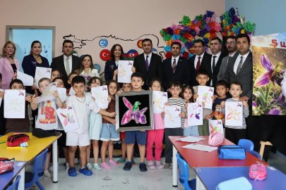 Anaokulu öğrencileri, Karabağ Zaferi'nin simgesi olan 'Har-ı Bülbül' çizimlerini boyadı