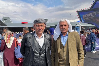 Şanlıurfa'da yağmura rağmen TEKNOFEST'e ziyaretçi akını (3)