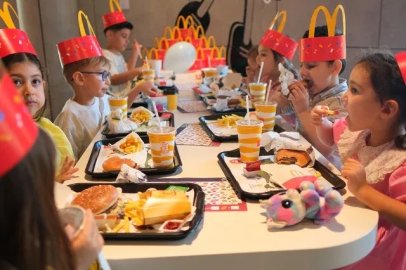 McDonald’s’tan çocuk ve yetişkinlere doğum günü paketi