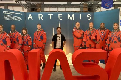 Yüksek lisans öğrencisi Kaan, 'astronomi eğitimi' üzerine araştırmasını, 'Uzay Kongresi'nde sundu