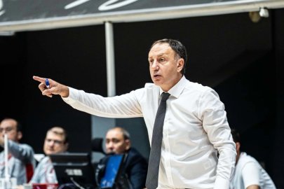Petkimspor evinde teslim oldu