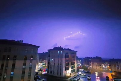 Malatya'da sağanak nedeniyle yollarda su birikintileri oluştu 