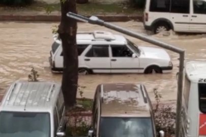 Mersin'de sağanak nedeniyle yolları su bastı