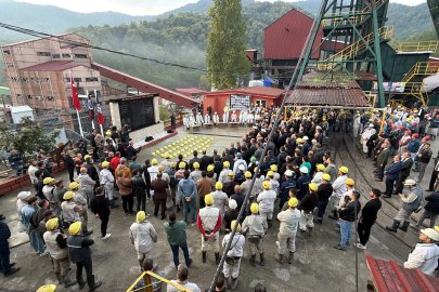 Maden faciasında ölen 43 işçi anıldı