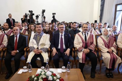 İletişim Başkanı Duran, ASBÜ'de akademik yılı açılış dersine katıldı 