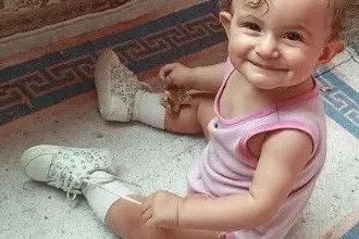 Halasının elini bırakıp çıktığı yolda otomobil çarpan Melis bebek toprağa verildi