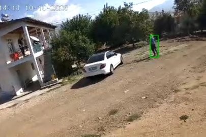 Kovanların bakımını yaparken arı saldırısında yaralandı