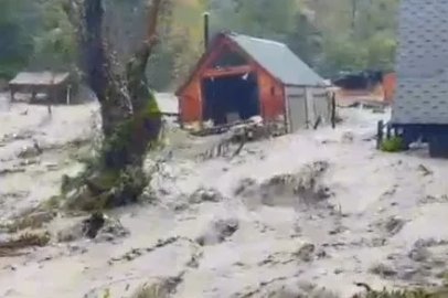 Sakarya'da sağanak; dereler taştı, evleri su bastı (8)
