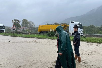 Sakarya'da sağanak; yollar ve sokaklar suyla kaplandı (3)