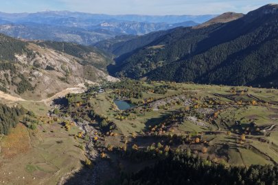 Artvin'in 'Sakin Şehir' ünvanlı ilçesi Şavşat'ta sonbahar güzelliği